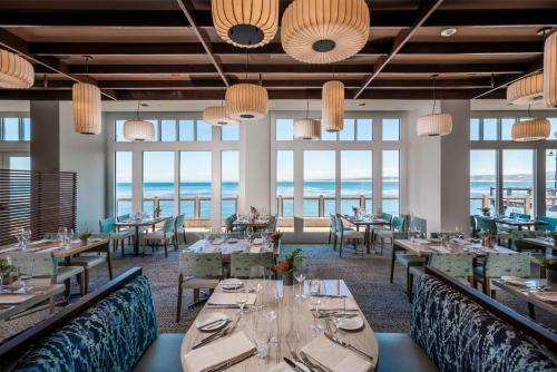 Restaurace v ubytování InterContinental The Clement Monterey by IHG