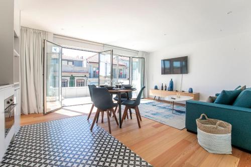 Luminous Premium Loft w/AC & Terrace by LovelyStay