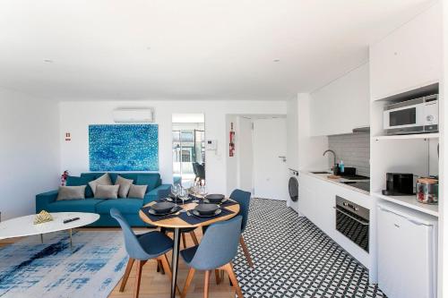 Luminous Premium Loft w/AC & Terrace by LovelyStay
