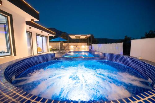 Kép Tarhan 2 - 1 Bedroom with 2 jacuzzi in Kalkan szállásáról Çavdır városában a galériában