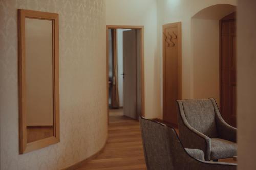 Posezení v ubytování Brigadéros Hotel Brigadír Borsi