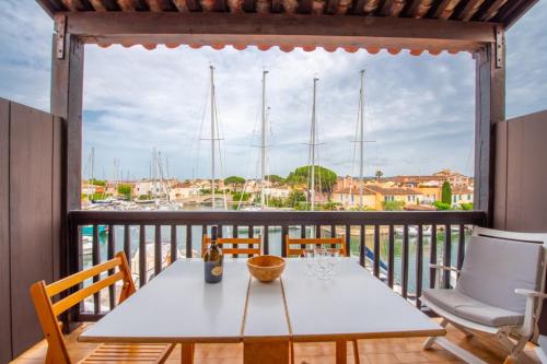Nice Apt In Front Of The Marina In Grimaud