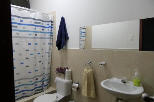 Ванная комната в Departamentos 3 hab Manta - centro
