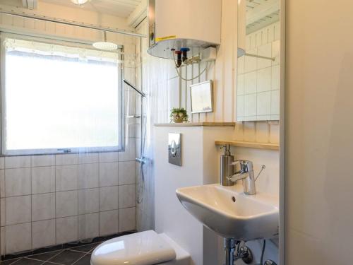 Koupelna v ubytování Holiday home Fanø LXXXIV
