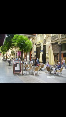 Apartamento Inmediaciones Plaza Ayuntamiento En El Centro ...