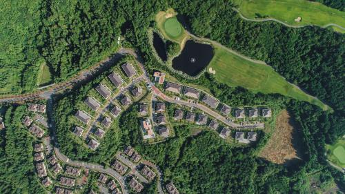 an overhead view of a estate with many buildings at Kylin Villa resort Jeju in Seogwipo