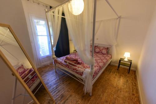 Postel nebo postele na pokoji v ubytování PYTHAGORIO MAGIC VIEw