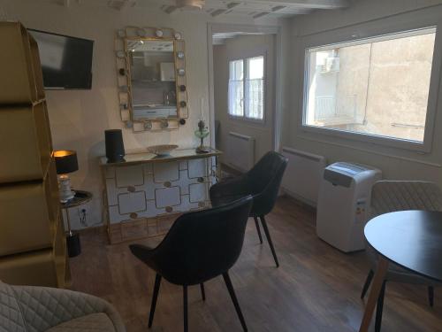 Chez Eric, charmant studio, idéalement situé. – Photos 2