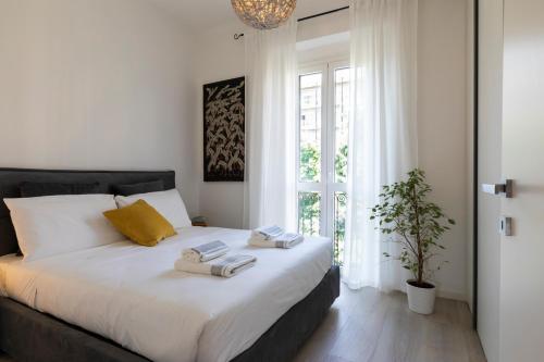 Fashion District - Top Floor Apartment