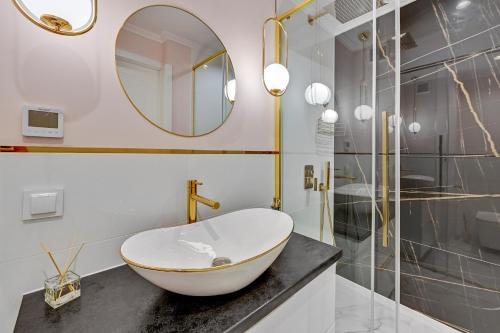Kúpeľňa v ubytovaní Warzywnicza Old Town Apartment