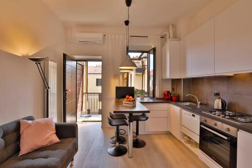 Fashion District - Top Floor Apartment