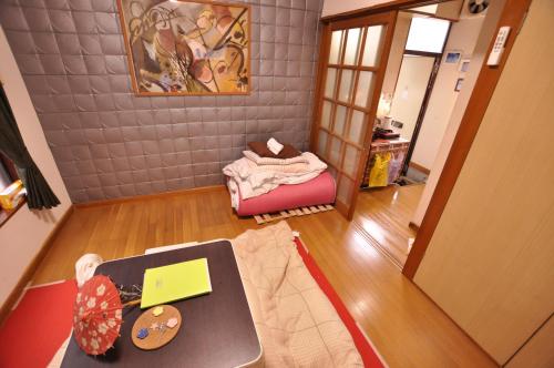 an overhead view of a living room with a table at FUJIハイツ #国分寺 #東京&新宿&吉祥寺&高尾山 直行 #TOKYO Kokubunji 10min!! Easy to Shinjuku&SHIBUYA in Kokubunji