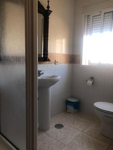 Kylpyhuone majoituspaikassa HOSTAL ALGECIRAs