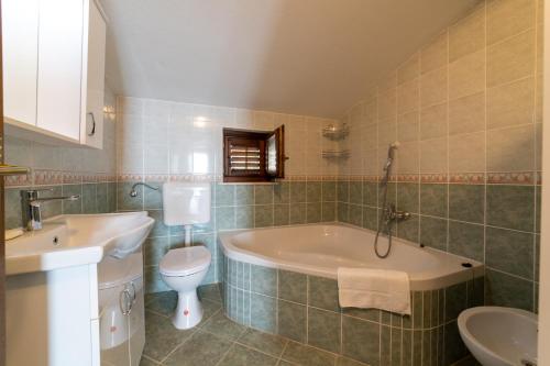 Kúpeľňa v ubytovaní VILLA Mira