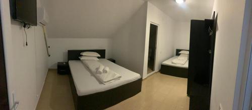 Gallery image of Robiall in Topraisar