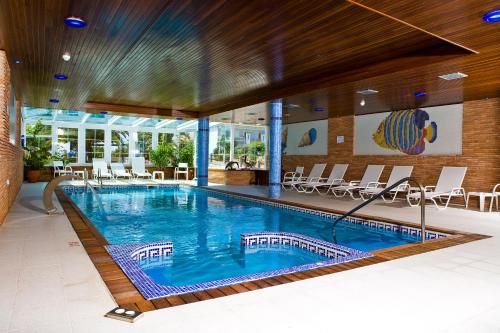 Πισίνα στο ή κοντά στο APARTHOTEL CABICASTRO Tres estrellas superior