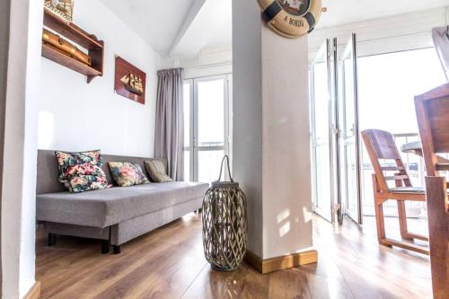 Primera linea de mar. Apartamento turístico Salou