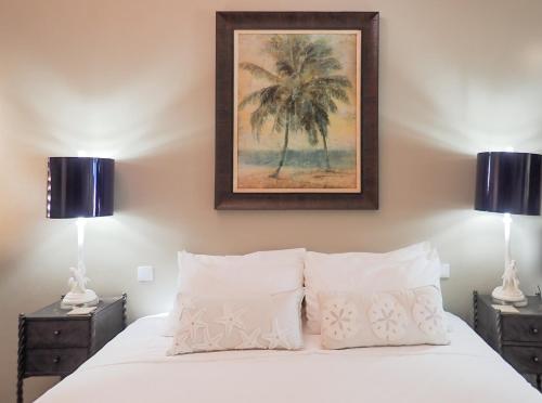 Llit o llits en una habitació de Treasure By The Sea Bonaire