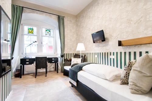 Romantik Hotel Barbarossa builder 3