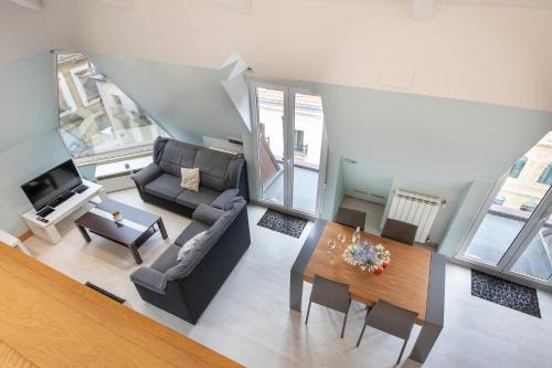 LUXURY DUPLEX PENTHOUSE WITH TERRACE-OLD TOWN
