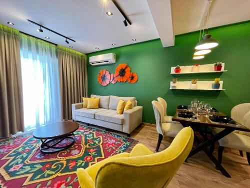 Khu vực ghế ngồi tại Brilant Luxury Apartment