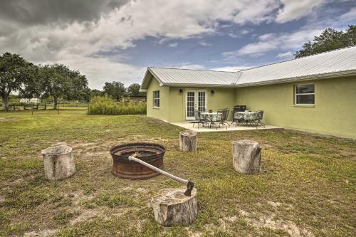 Imagen de la galería de Lake Okeechobee Fishing Retreat with Fire Pit!, en Clewiston