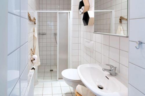 Koupelna v ubytování Luettje-Freeiheid-Ruhig-gelegene-Wohnung-Haustier-moeglich