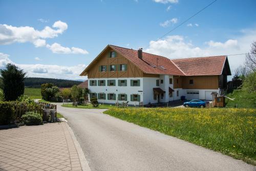 Gallery image of Apartment Auszeit mit Küche viel Ruhe und Natur in Untrasried