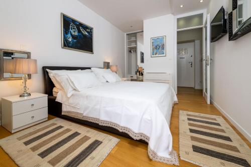 Luxury Apartment Set