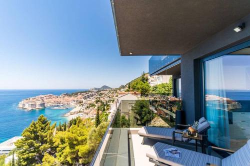 DUBROVNIK VISTA RESIDENCE by DuHomes