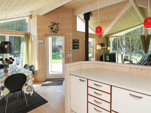 ロービュにあるHoliday home Rødby XIのギャラリーの写真