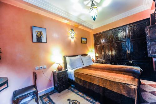Postel nebo postele na pokoji v ubytování Riad Errabii & Spa