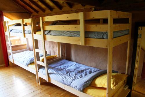 La Paille tesisinde bir ranza yatağı veya ranza yatakları