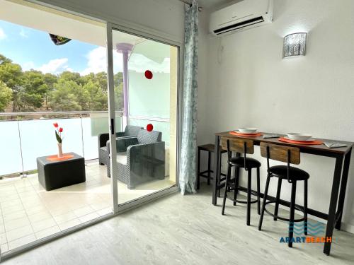 Kép APARTBEACH FONT DE MAR 5º Clima Piscina y Vista Playa szállásáról Salouban a galériában