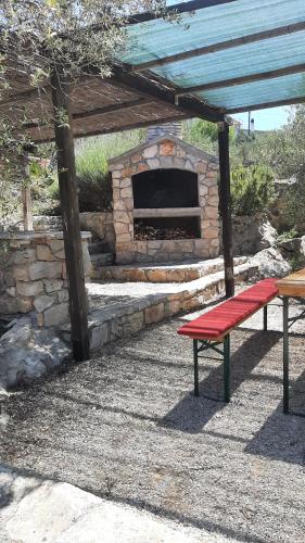 Εγκαταστάσεις μπάρμπεκιου για όλους τους επισκέπτες του καταφυγίου