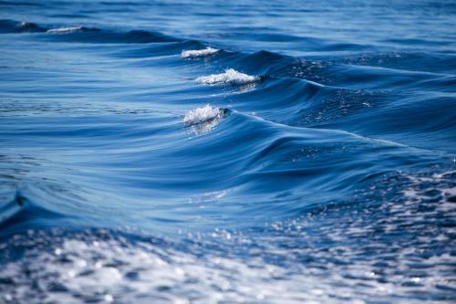 a small wave in the ocean at Hotel Murter in Murter