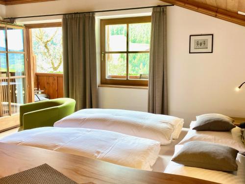 A bed or beds in a room at Sonnenresidenz Kastelruth