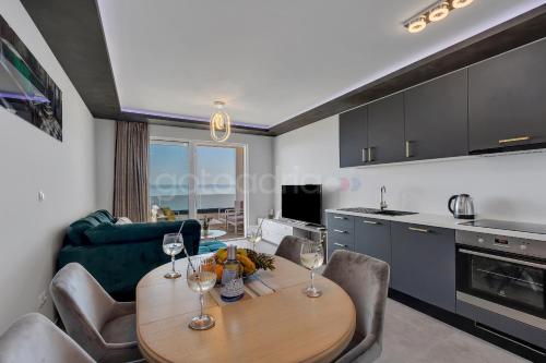 Luxury SeaView Apt Luki - FREE Parking