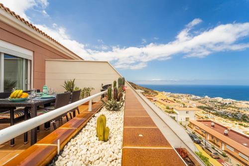 Premium Penthouse 105m2,bali bed,heated pool,Best Sunsets