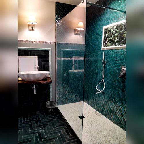 Un baño de Baia D'Oro