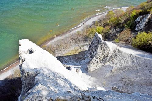 an aerial view of a beach next to the water at DEB 021 Hotel in Juliusruh auf Rue in Juliusruh