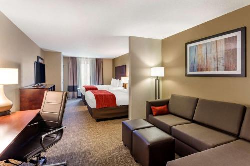 Телевизор и/или развлекательный центр в Comfort Inn & Suites Tooele-Salt Lake City