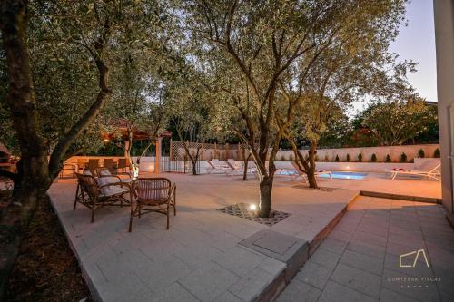 Swimmingpoolen hos eller tæt på Villa Maria