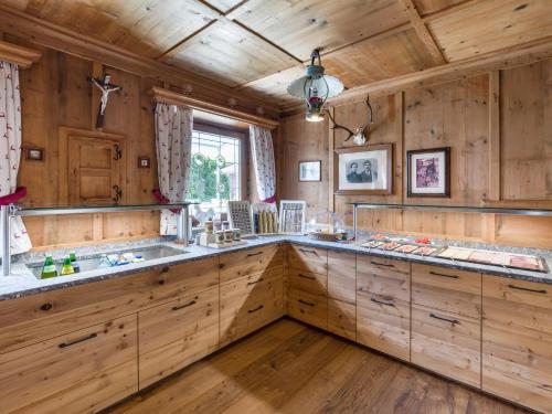 A kitchen or kitchenette at Hotel Glockenstuhl