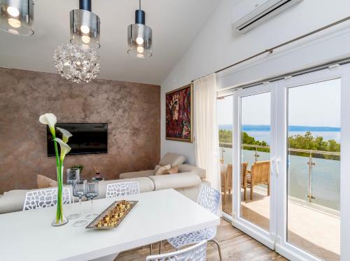 Sea Sparkle 2 Luxury Apartment