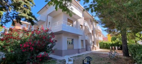 M18 - Marcelli, trilocale con giardino a 50mt dal mare