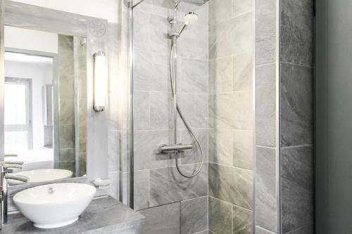 South-facing renovated 2-bed apartment Les Terrasses d'Eos photo 3