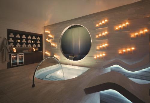 Vdara Hotel & Spa at ARIA Las Vegas Image