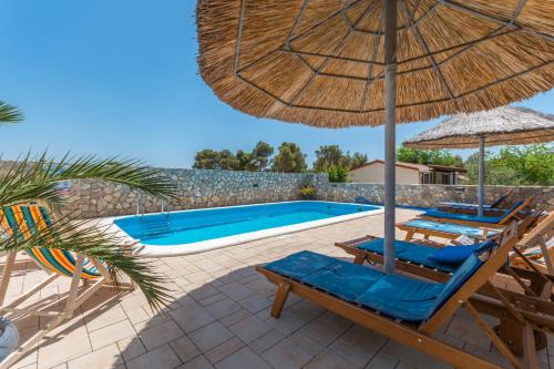Fotografie z fotogalerie ubytování Camp Mateo with Pool v destinaci Drage