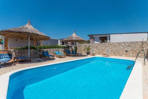 Fotografie z fotogalerie ubytování Camp Mateo with Pool v destinaci Drage